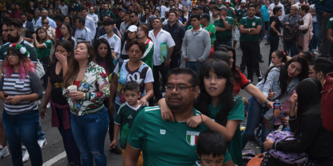 Aficionados realizan portazo en Fan Fest de la Ciudad de México previo al partido ante Corea del Sur