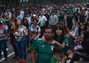 Aficionados realizan portazo en Fan Fest de la Ciudad de México previo al partido ante Corea del Sur