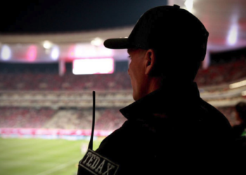 Detienen a 10 personas por intentar ingresar con acreditaciones falsas al Estadio Guadalajara