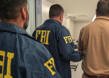 FBI traslada a Chicago a presunto fe.minicida buscado por más de una década