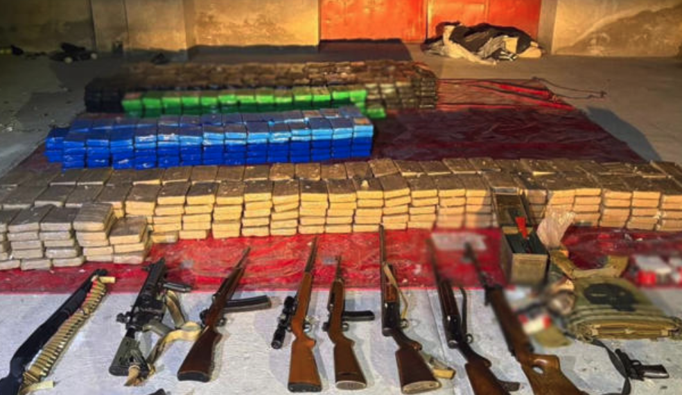 Desmantelan centro operativo cri.minal en Tlaxcala; aseguran una tonelada de co.caína y arsenal