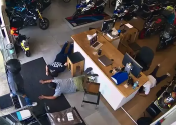 Asal.tan con vio.lencia agencia de motocicletas en Cuernavaca; ro.bo quedó grabado en video