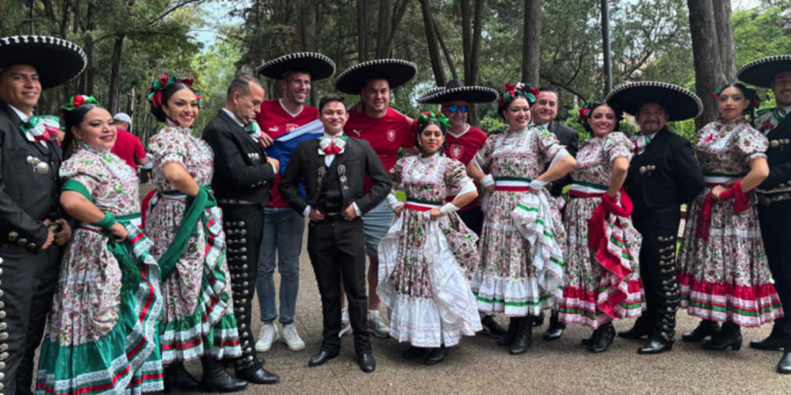 Afición checa destaca la hospitalidad y alegría de los mexicanos durante el torneo internacional