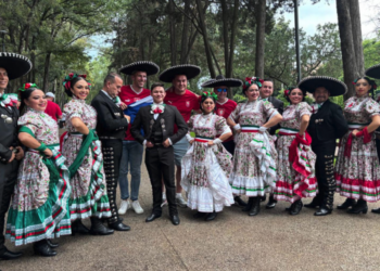 Afición checa destaca la hospitalidad y alegría de los mexicanos durante el torneo internacional