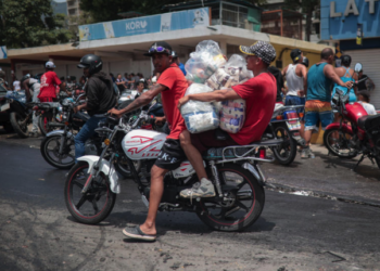 Desesperación y búsqueda entre escombros tras terremoto en Venezuela; aumentan víctimas mortales