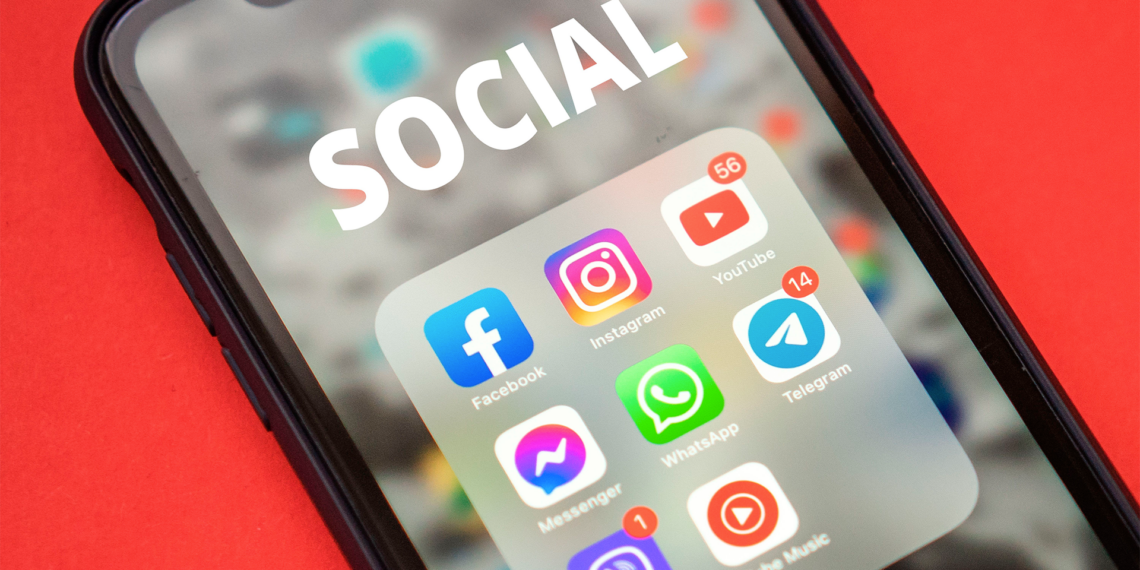 Usuarios reportan caída global de Facebook e Instagram