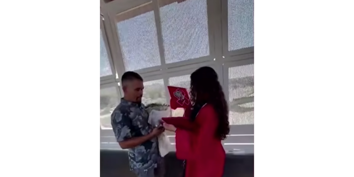 Graduada cruza la frontera para agradecer a su padre y conmueve a miles en redes sociales