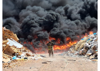 Calidad del aire en Ciudad Juárez continúa afectada tras incendio en recicladora