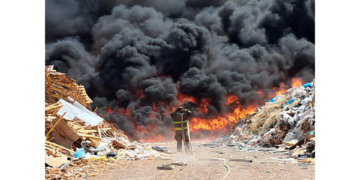 Calidad del aire en Ciudad Juárez continúa afectada tras incendio en recicladora
