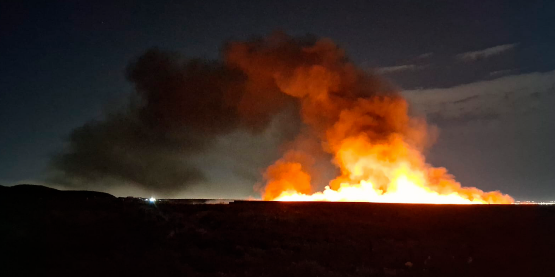 Se cumplen más de 12 horas del incendio en recicladora del kilómetro 27