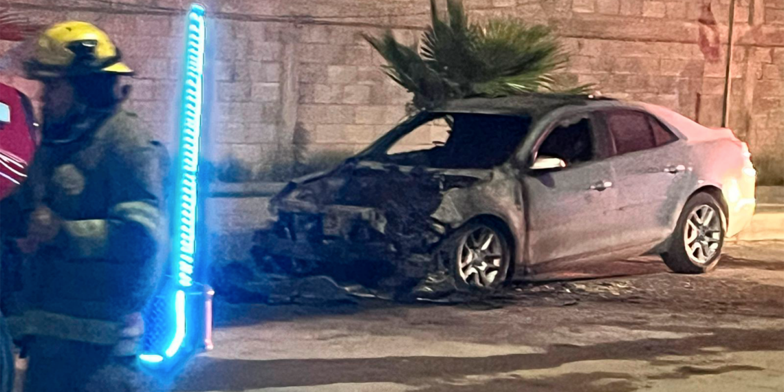 Presunto incendio de vehículos moviliza a cuerpos de emergencia en la colonia Chaveña
