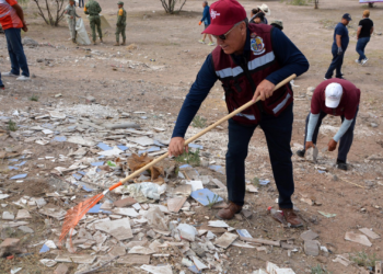 Juárez Amanece Limpio reúne a vecinos y autoridades para rehabilitar dique en Complexo Cielo