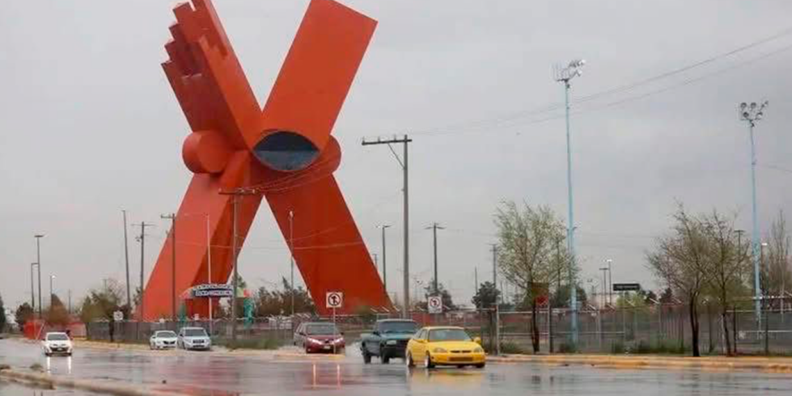 Lluvia provoca cierres e inundaciones en varias vialidades de la ciudad