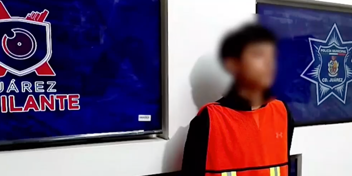 Dos jóvenes son detenidos cuando colocaban manta con ame.nazas en la colonia Juárez