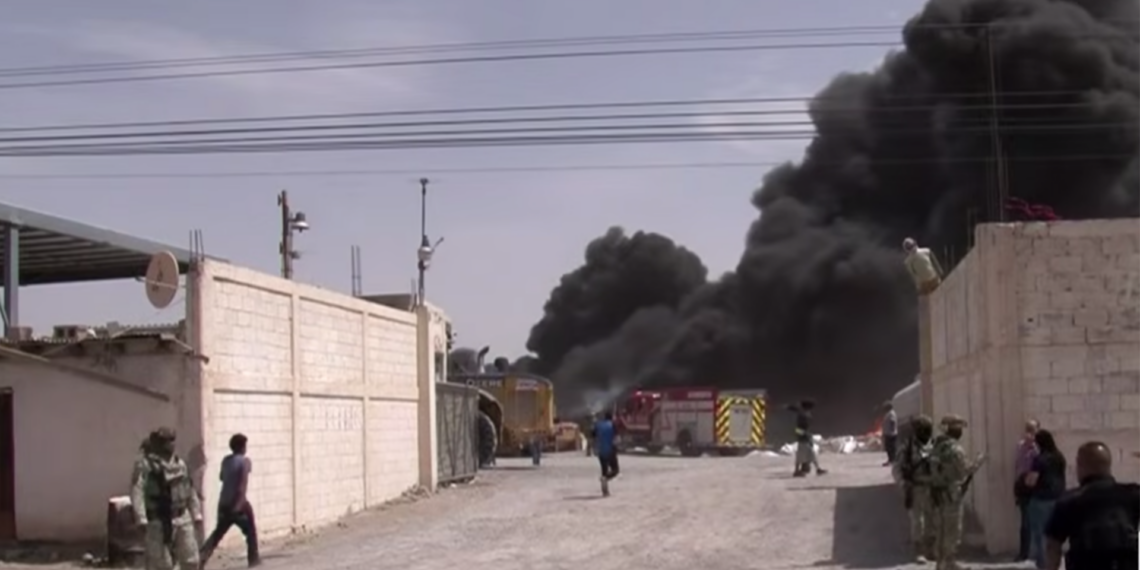Voraz incendio consume recicladora; humo se vió hasta El Paso