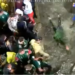 Aficionado se vuelve viral al nadar en un charco tras triunfo de México bajo la lluvia