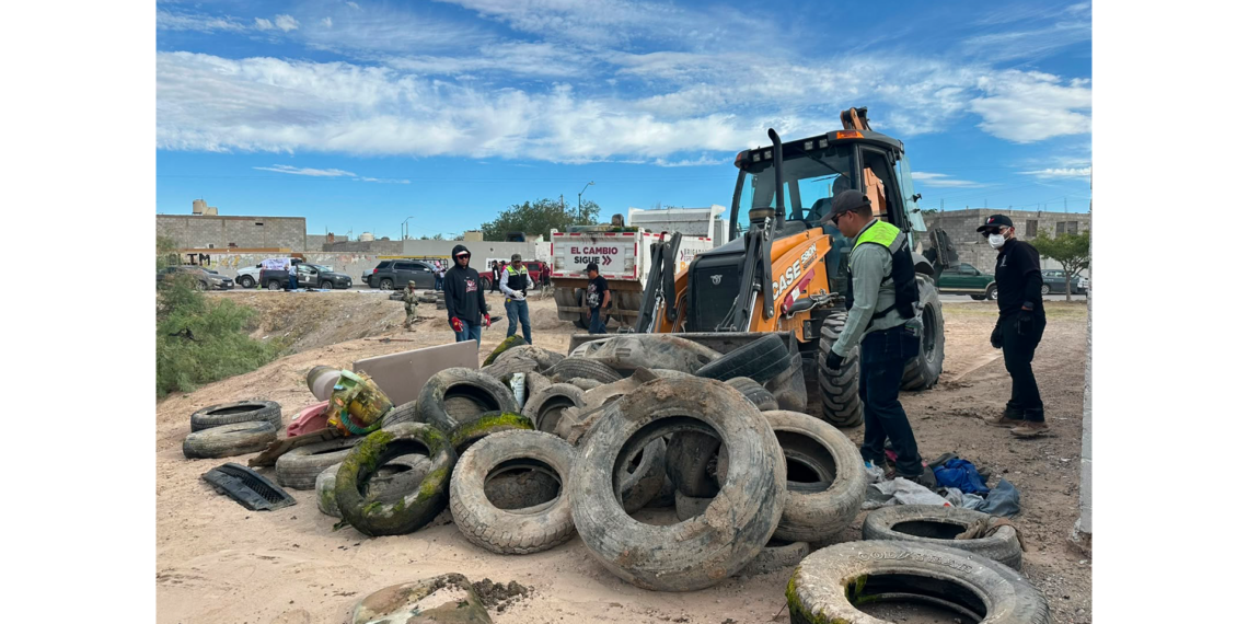 Recuperan espacio público en Parajes del Valle con jornada de limpieza y bacheo