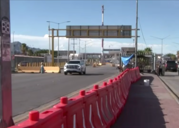 Instalan barreras en el Puente Libre para evitar que automovilistas se metan a la fila