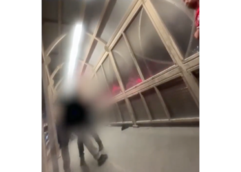Pelea en fila peatonal del puente Santa Fe queda captada en video