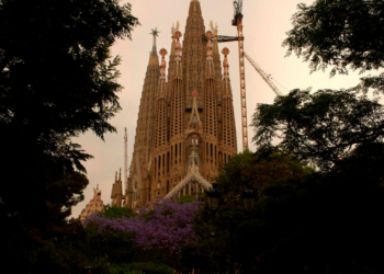 El Papa León XIV bendecirá la torre que convirtió a la Sagrada Familia en la iglesia más alta del mundo