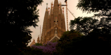 El Papa León XIV bendecirá la torre que convirtió a la Sagrada Familia en la iglesia más alta del mundo