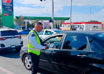 Volantean en cruceros de Juárez para promover el respeto a los límites de velocidad