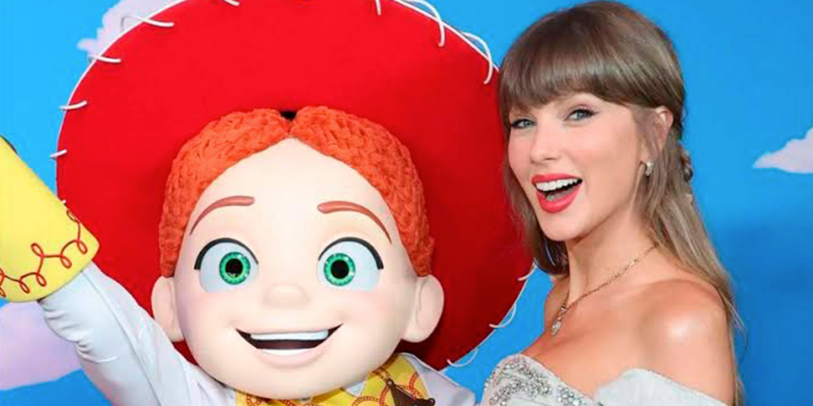 Taylor Swift deslumbra en la premiere de Toy Story 5 con presentación sorpresa