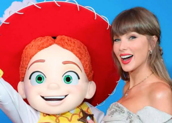 Taylor Swift deslumbra en la premiere de Toy Story 5 con presentación sorpresa