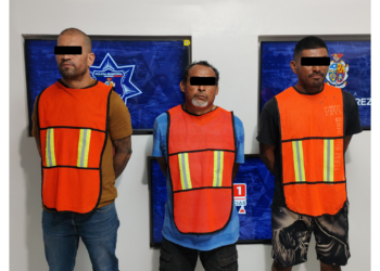 Detienen a tres hombres armados tras conducir de manera imprudente en Parques Industriales