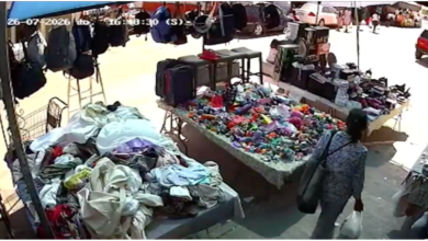 Comerciantes buscan a pareja señalada por robar en repetidas ocasiones a adulta mayor en el Centro