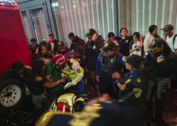 Mueren dos aficionados durante festejos por el triunfo de México en la CDMX; investigan las causas