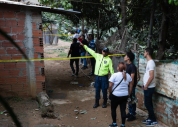 Colapsan aulas de colegio en Caracas tras los terremotos; un hombre resulta herido