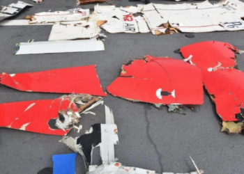 Hallan restos de avión de carga desaparecido en Pakistán; continúa búsqueda de cinco tripulantes