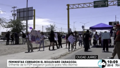 Grupos feministas bloquean el Boulevard Zaragoza en protesta frente a la FEM