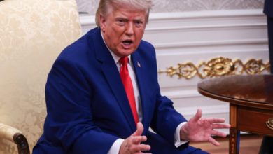 Juez bloquea temporalmente plan de Trump para retirar permisos de trabajo a migrantes