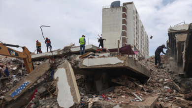 Localizan a dos sobrevivientes bajo los escombros casi un mes después del terremoto en Venezuela