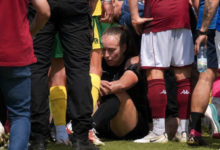 Árbitra francesa sufre conmoción cerebral tras quedar en medio de una pelea entre jugadores