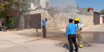 Teniente Enoc García Solís se jubila tras 26 años de servicio en Bomberos de Ciudad Juárez