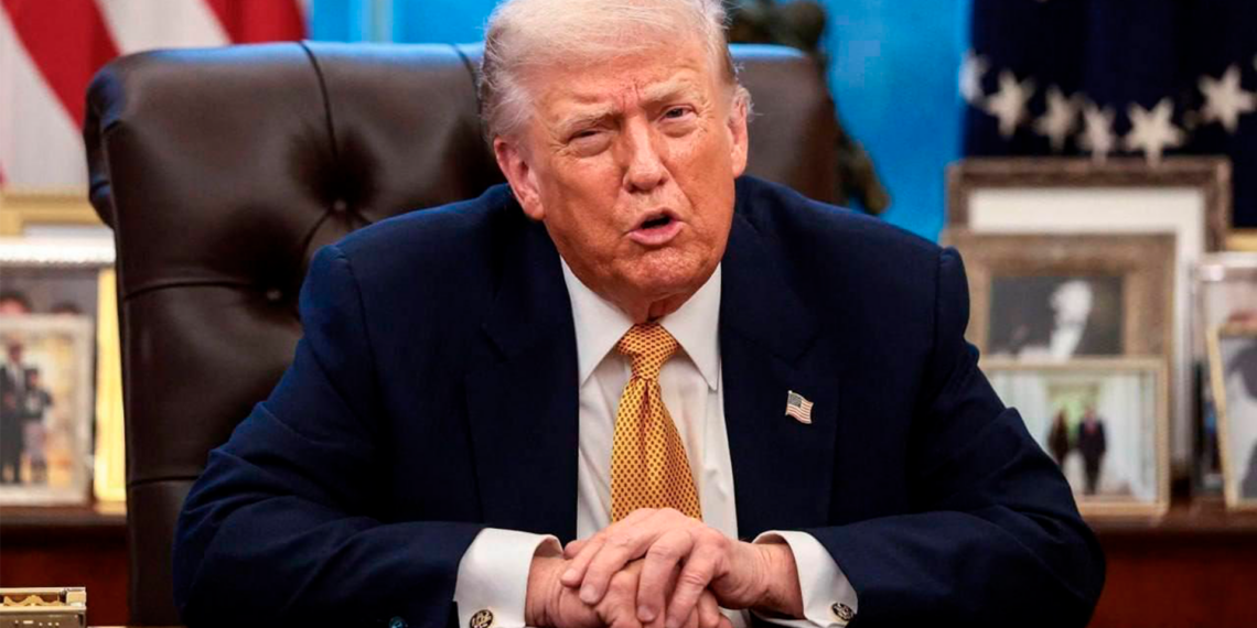 Trump defiende los retenes del ICE pese a la muerte de dos migrantes en operativos