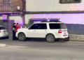 Expedition atropella a peatón en el centro; víctima es trasladada grave