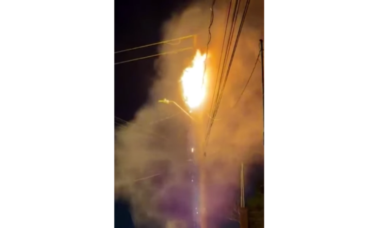 Explotan transformadores por sobrecarga eléctrica; vecinos temen nuevos incendios