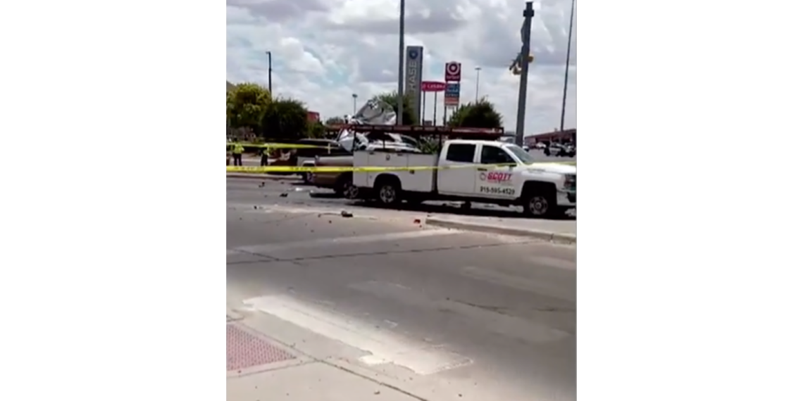Aparatoso choque entre cinco vehículos deja seis lesionados en El Paso