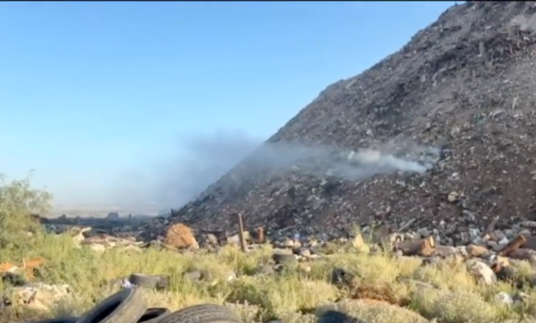 Continúan labores para extinguir incendio en barranco detrás de Pemex en Ciudad Juárez
