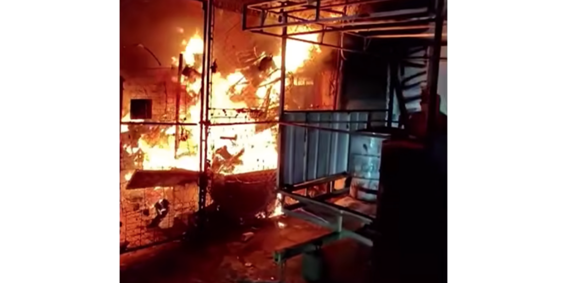 Voraz incendio consume negocio en el poniente de Ciudad Juárez