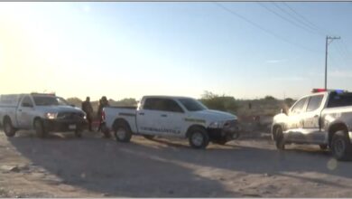 Ase.sinan a bal.azos a un hombre en un terreno baldío de Las Arecas