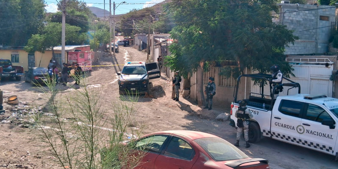 Hombre realiza disp.aros contra un vehículo durante una riña familiar en la colonia Ricardo Flores Magón