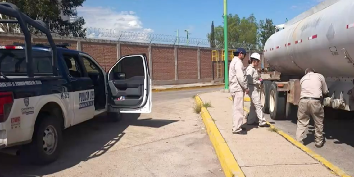 Detienen a tres hombres con casi 28 mil litros de combustible de presunta procedencia ilegal en Chihuahua