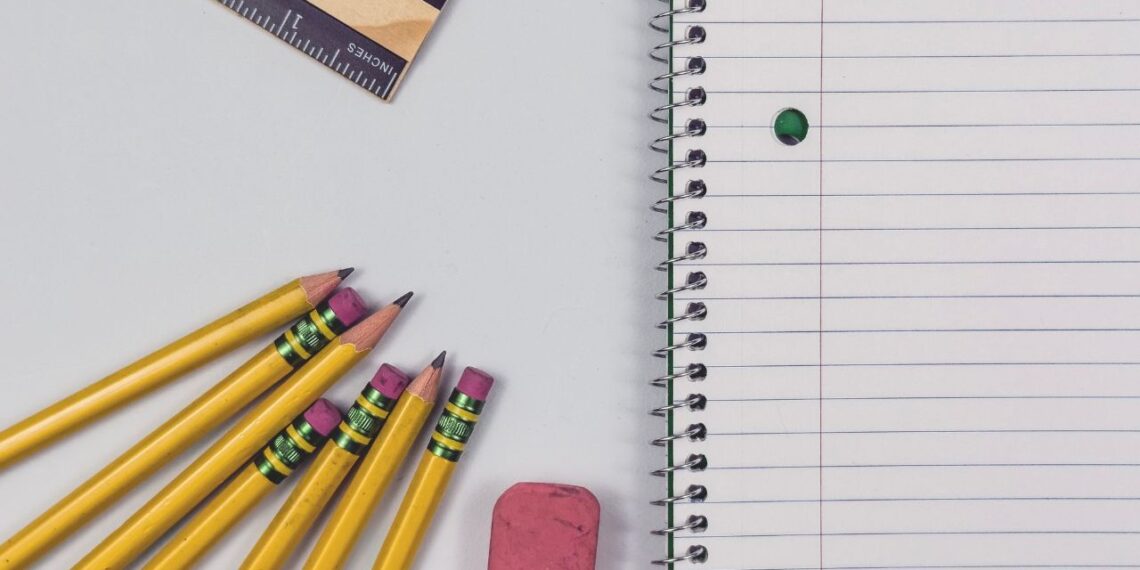 SEP publica lista sugerida de útiles escolares para el ciclo 2026-2027; estos son los materiales por nivel educativo