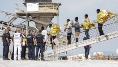 Récord migratorio: 230 personas cruzan el Canal de la Mancha en una sola embarcación