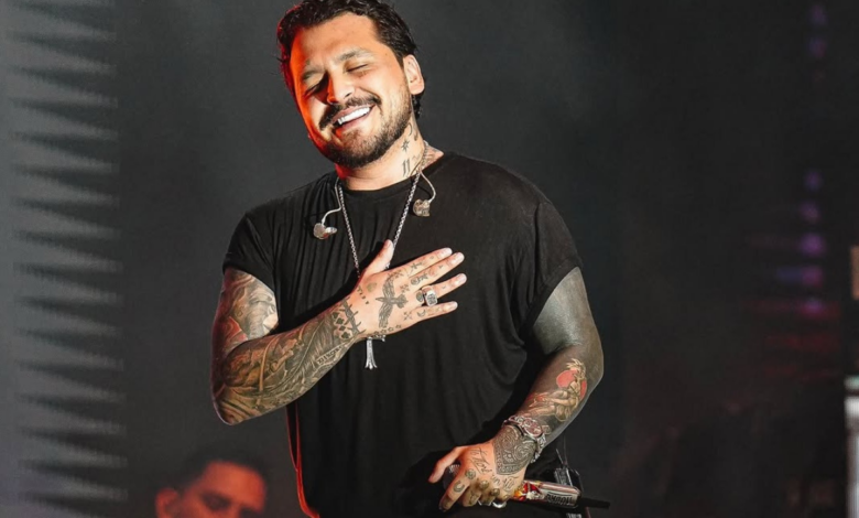Christian Nodal desata especulaciones por aparente cambio en sus tatuajes